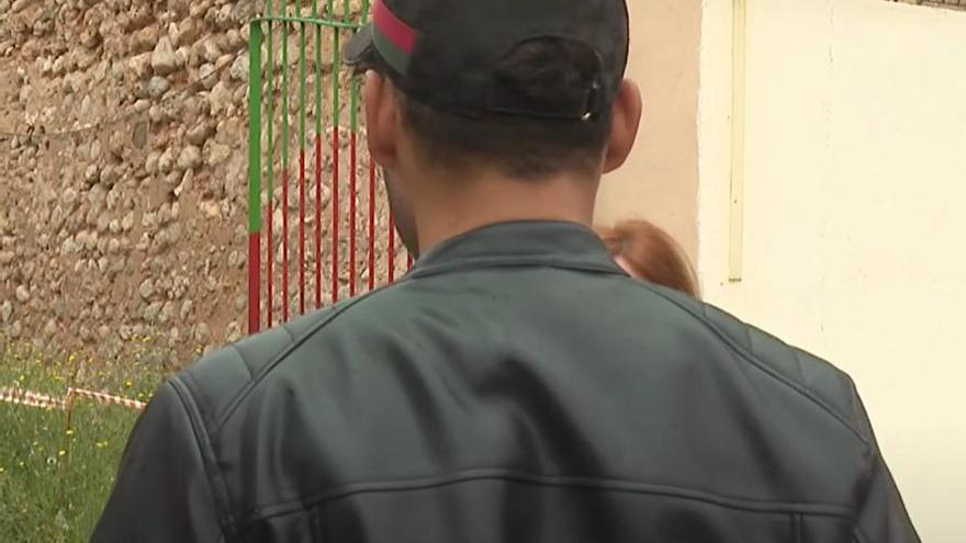 Un usuario de Es Refugi: &quot;Hay normas que no tienen sentido, hasta las siete no puedes entrar en tu habitación&quot;