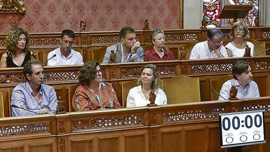 Mauricio Rovira, como portavoz de la bancada del PP en el Consell, durante un pleno.