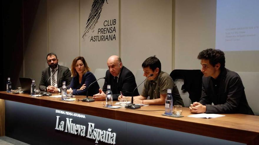 De izquierda a derecha, Daniel Cortizo, Alexandra Delgado, Juan Fernández Pereiro, Ignacio Fernández del Páramo y Juan Tur.