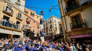 Pilar caminant dels Xiquets del Serrallo, a la Santa Tecla de 2025 a Tarragona.