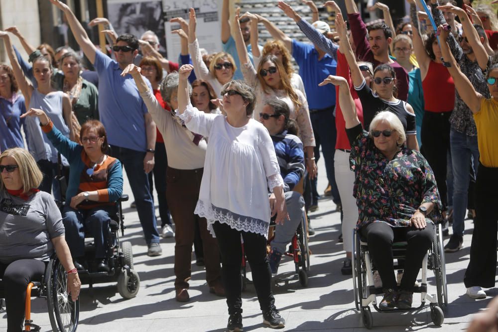 València baila al son de 10 Sentidos