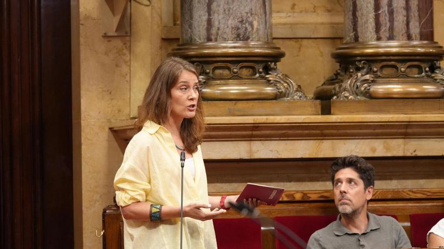 Els Comuns demanen a Illa restringir camions a l'AP-7 i obligar-los a circular pel carril dret