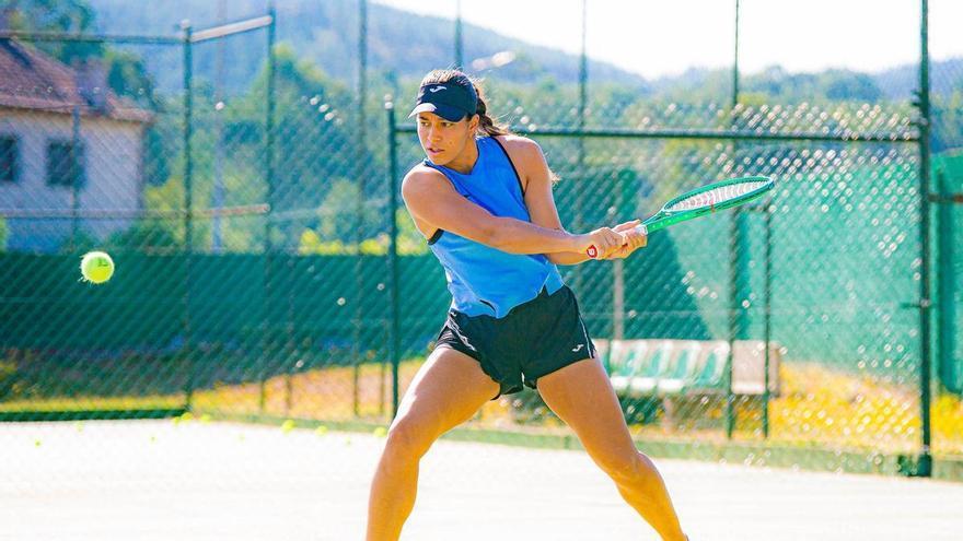 Jéssica Bouzas se entrena en casa antes de partir a Canadá