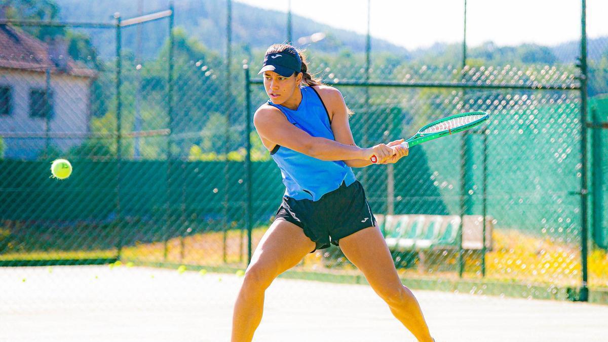 Jéssica Bouzas se entrena en casa antes de partir a Canadá
