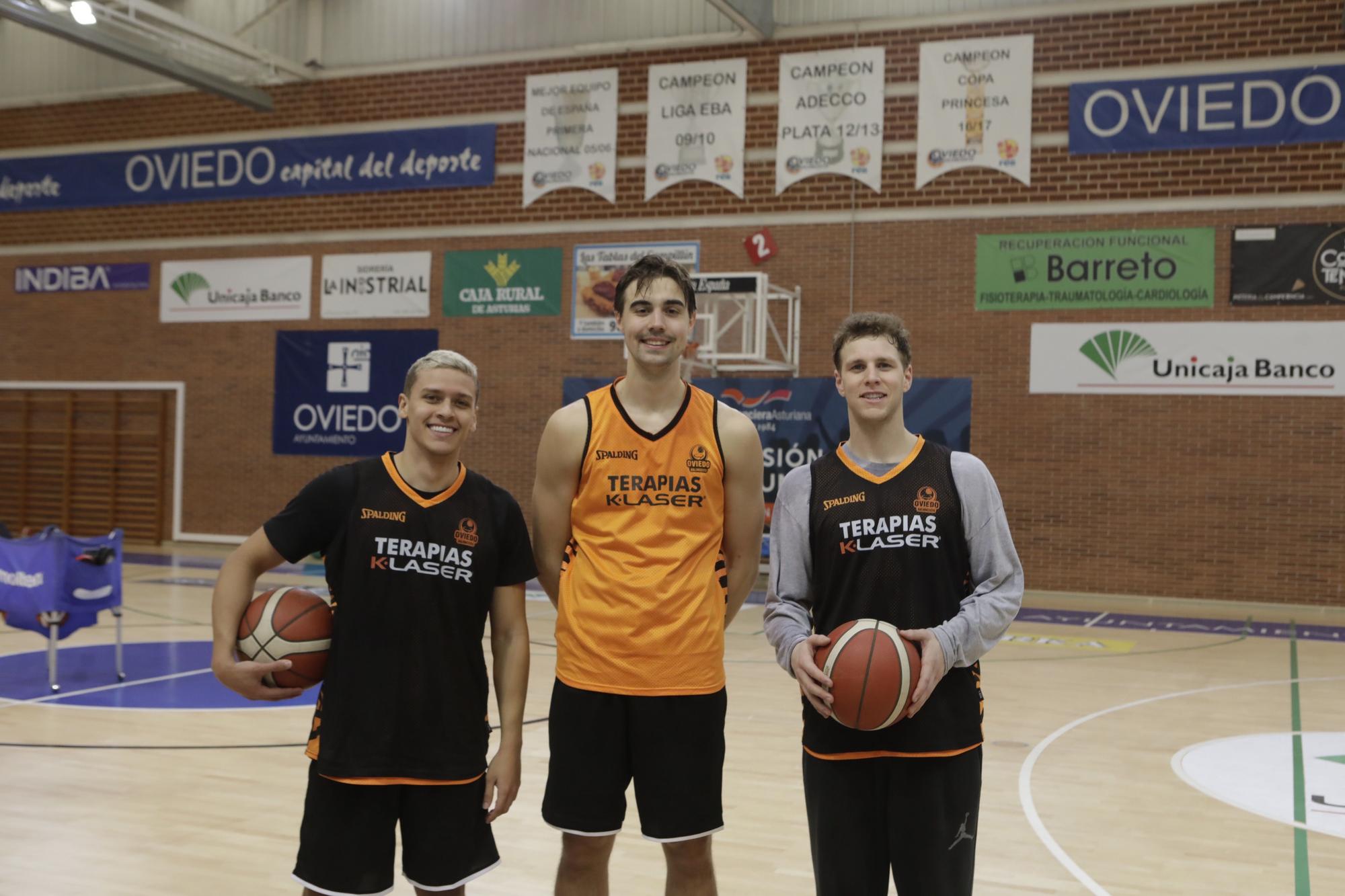 Entrenamiento del Oviedo Club Baloncesto en Pumarín
