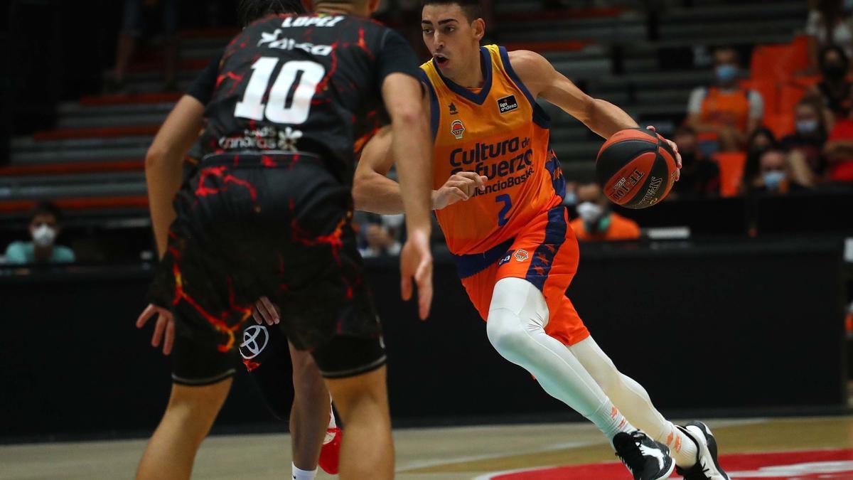 Partido entre el Valencia Basket y el Gran Canaria . Torneo Ciutat de València