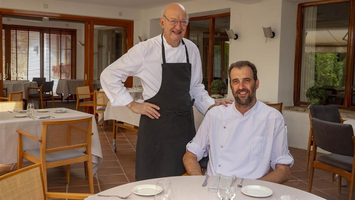 Jaume Subirós y su hijo Jordi, que ahora dirige las cocinas de El Motel.