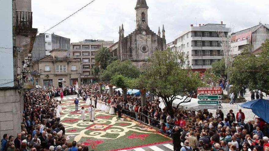 Imagen de la procesión del pasado año en Ponteareas. // R. Grobas