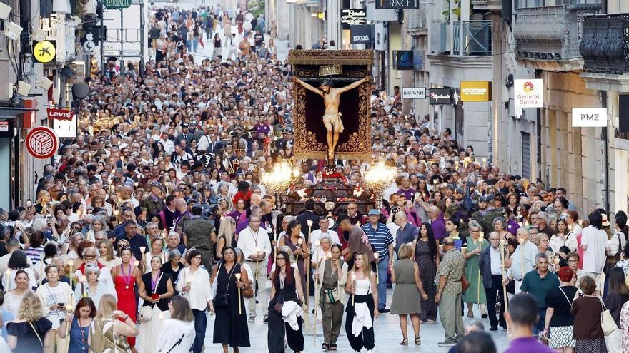 Misa y procesión del Cristo de la Victoria de Vigo, en imágenes