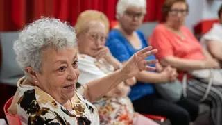 "Si no fuera por la biblioteca estaríamos encerradas en casa como nuestras madres"