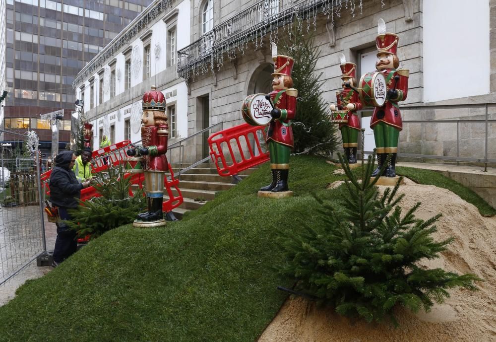 Figuras y árboles navideños ya tienen su lugar en la calle Príncipe.