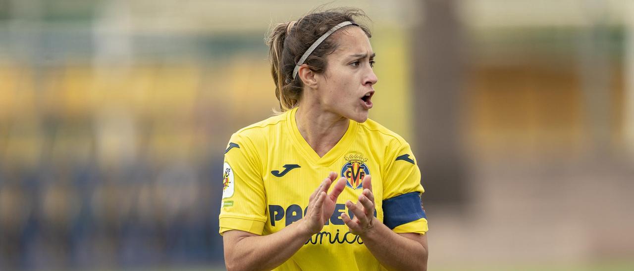 Lara Mata es una de las capitanas del Villarreal Femenino.