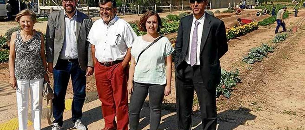 El alcalde, con directivos de Amadib, en Son Roca.