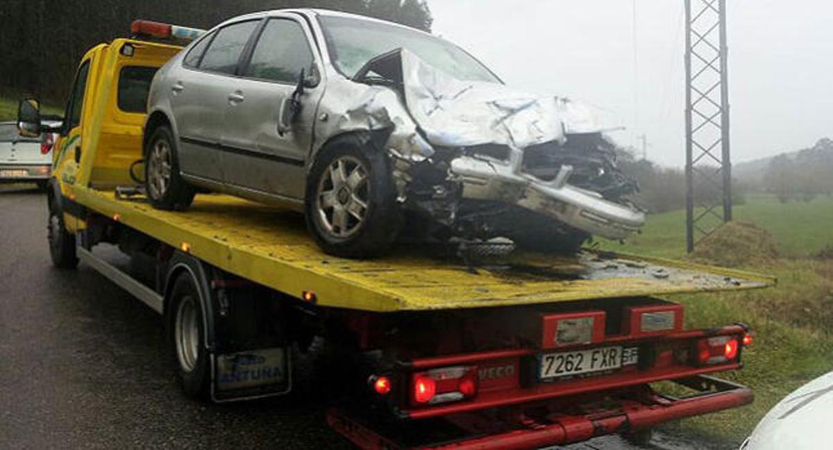 Tres fallecidos y un herido en un accidente de tráfico en Carreño
