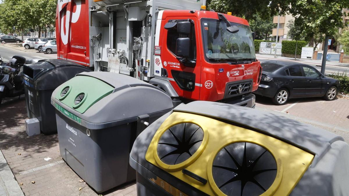 A.J.González Córdoba Contenedores recogida de basura SADECO