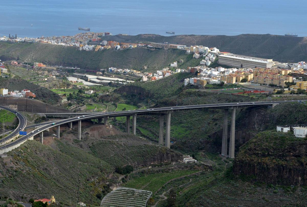 Viaducto sobre el barranco Guiniguada.