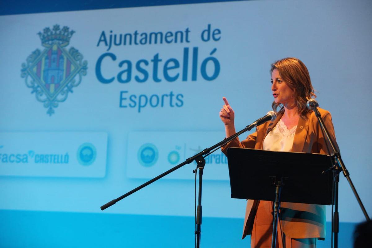 La alcaldesa Begoña Carrasco, durante la presentación.