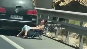 Pateix una avaria a l’autovia d’Almeria i espera la grua en una gandula