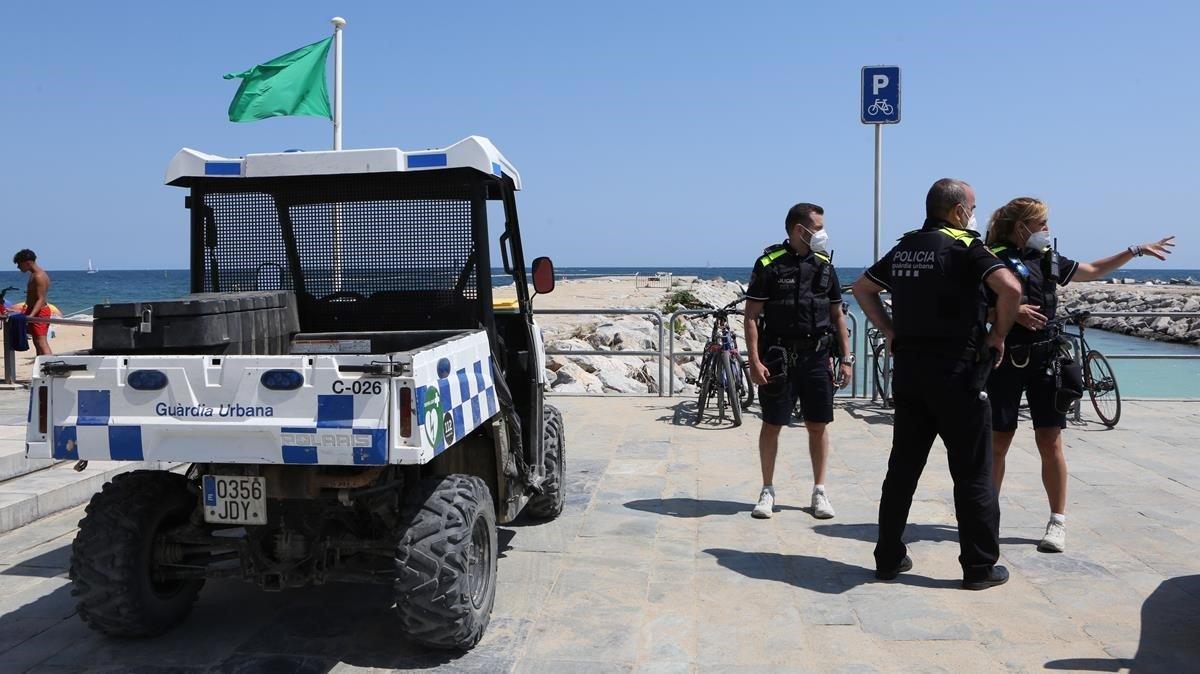 zentauroepp54078666 barcelona 11 7 2020 playa platja del bogatell guardia 200728192537 zentauroepp54078666 barcelona 11 7 2020 playa platja del bogatell guardia 200728192537
