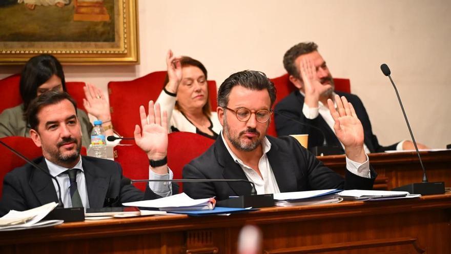El alcalde de Elche rechaza el "idiota" de Ruiz y le reclama "que hable" con Díaz