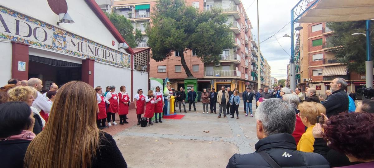 Algunos vecinos de Manises apoyaron la protesta de las y los vendedores.