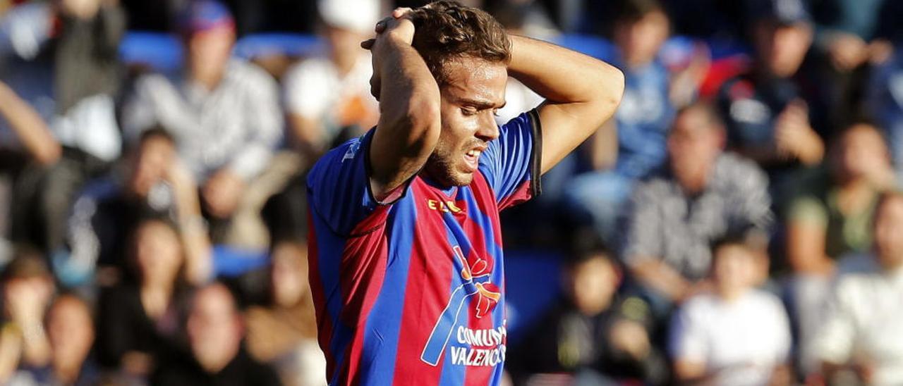 Roger Martí: &quot;No ha sido  fácil jugar en  el Levante UD, estaba mirado con lupa&quot;