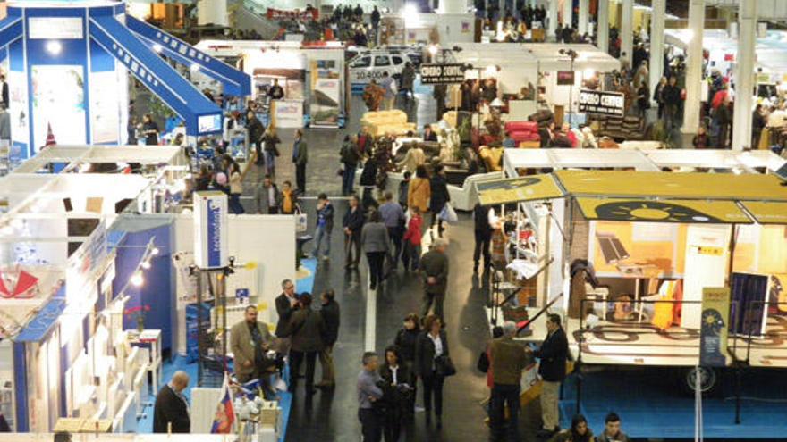 Planta baja del recinto ferial de Expocoruña, donde se ubican los expositores de Femaga. / LOC