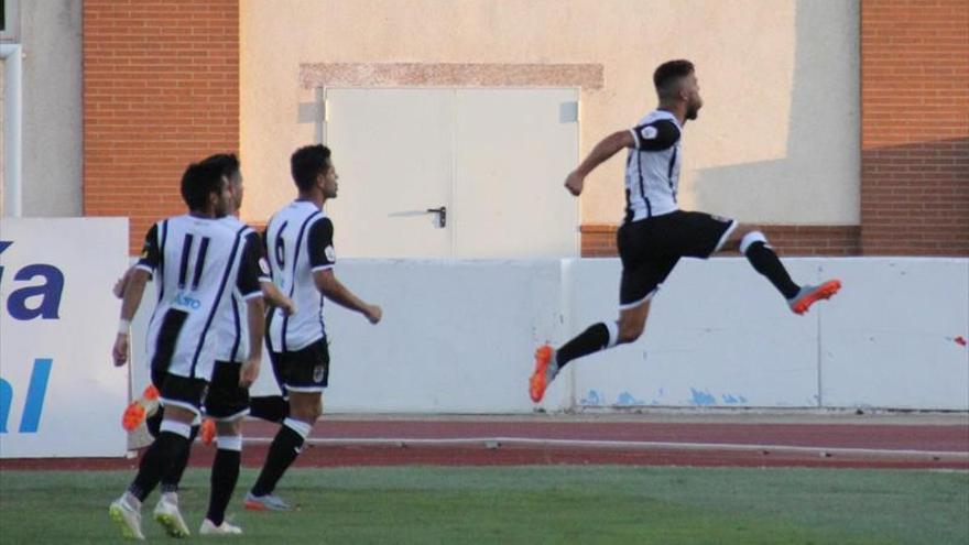 Ferrón afirma que sus goles son producto del trabajo del Badajoz