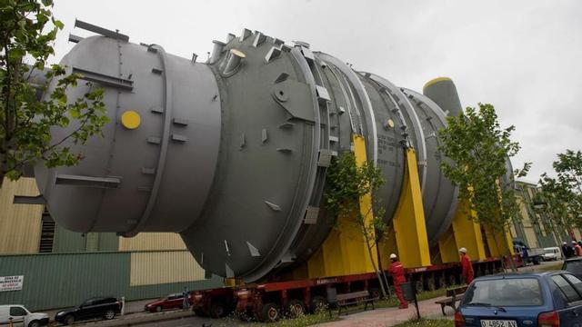 Una de las grandes piezas que se fabrican en la comarca de Avilés.  | Ricardo Solís