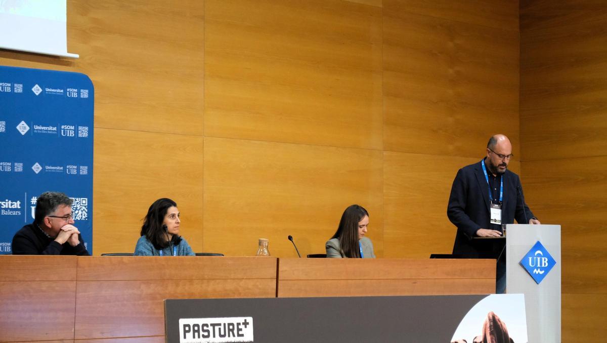 Miquel Coll, presidente de APAEMA, durante la inauguración del congreso.