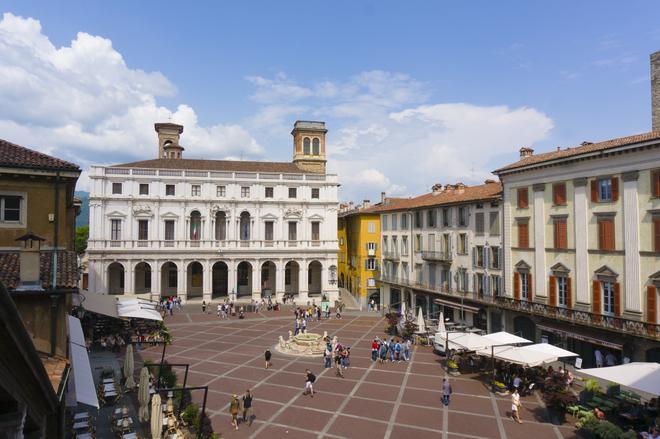 Bérgamo y Brescia capitales italianas de la cultura 2023 Piazza Vecchia de Bérgamo
