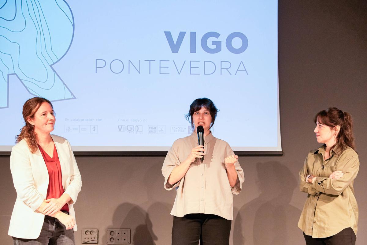 Amaia Mauleón de la Vigo Film Office; Anxos Fazáns, directora, e Inés Enciso, de la Academia de Cine.