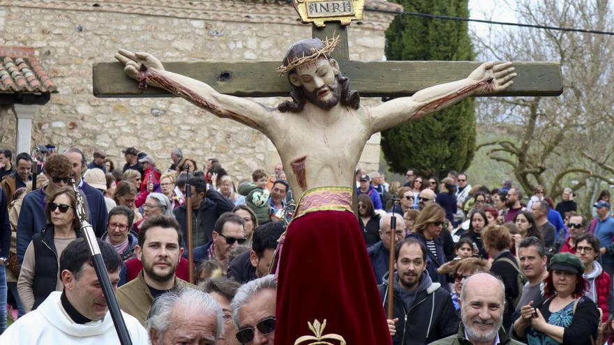 GALERÍA | El Cristo de Valderrey bendice los campos de Zamora