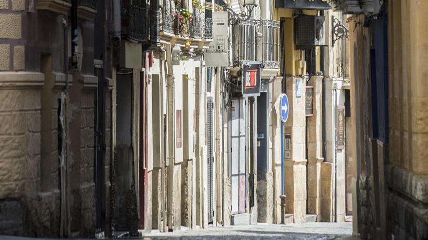 Calle vacía en Alicante en estos días de estado de alarma