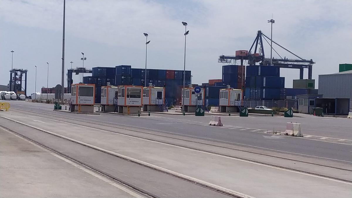 La terminal de contenedores del puerto de Castelló nacía por el paro indefinido de los transportistas