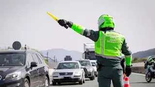 Aviso de la DGT: multa de 3.000 euros si no llevas este documento en el coche