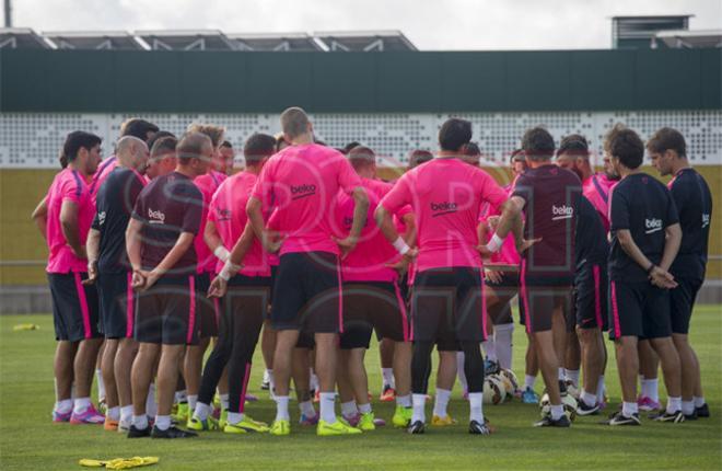 El primer entrenamiento de Luis Suárez en el Barça