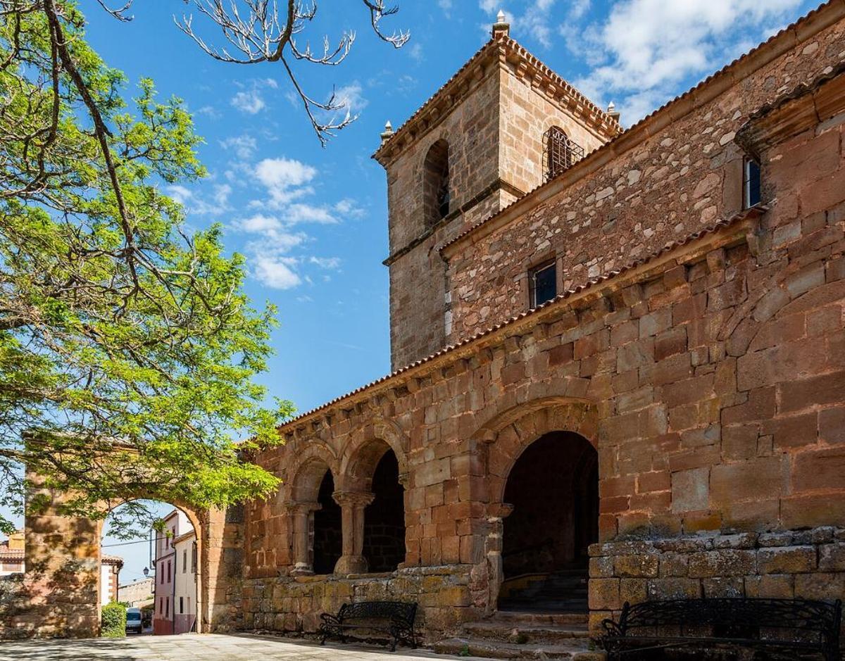 Iglesia de San Cipriano, Montejo de Tiermes, Soria, España,