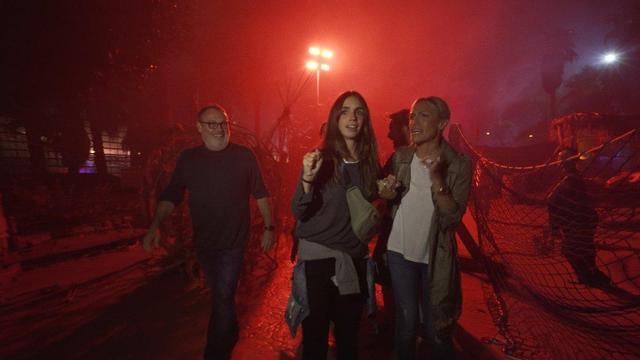 Pablo Carbonell, Elena Furiase y Luján Argüelles en Port Aventura