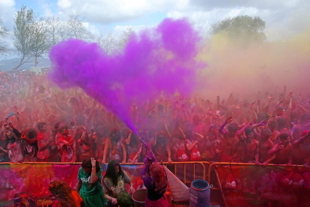 La Holi Life tiñe Vigo con toneladas de color