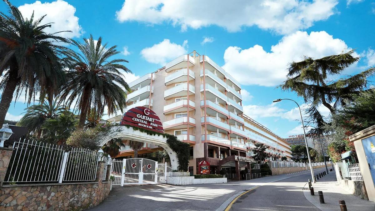 Exterior d'un dels allotjaments de Guitart Hotels.