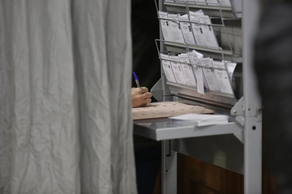 Elecciones Generales 2019 en Asturias: Los asturianos acuden a las urnas