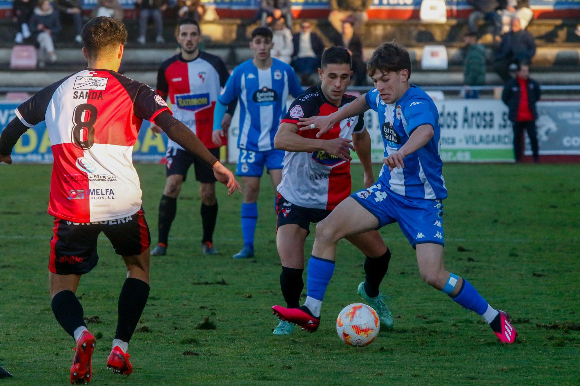 Las mejores imágenes del Arosa-Fabril con las gradas de A Lomba a rebosar