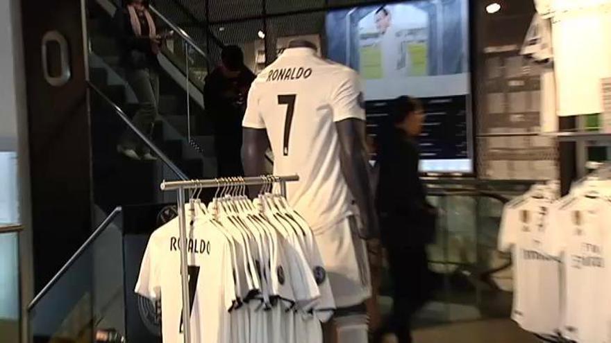 El Real Madrid presenta las nuevas camisetas para la temporada 2018/2019