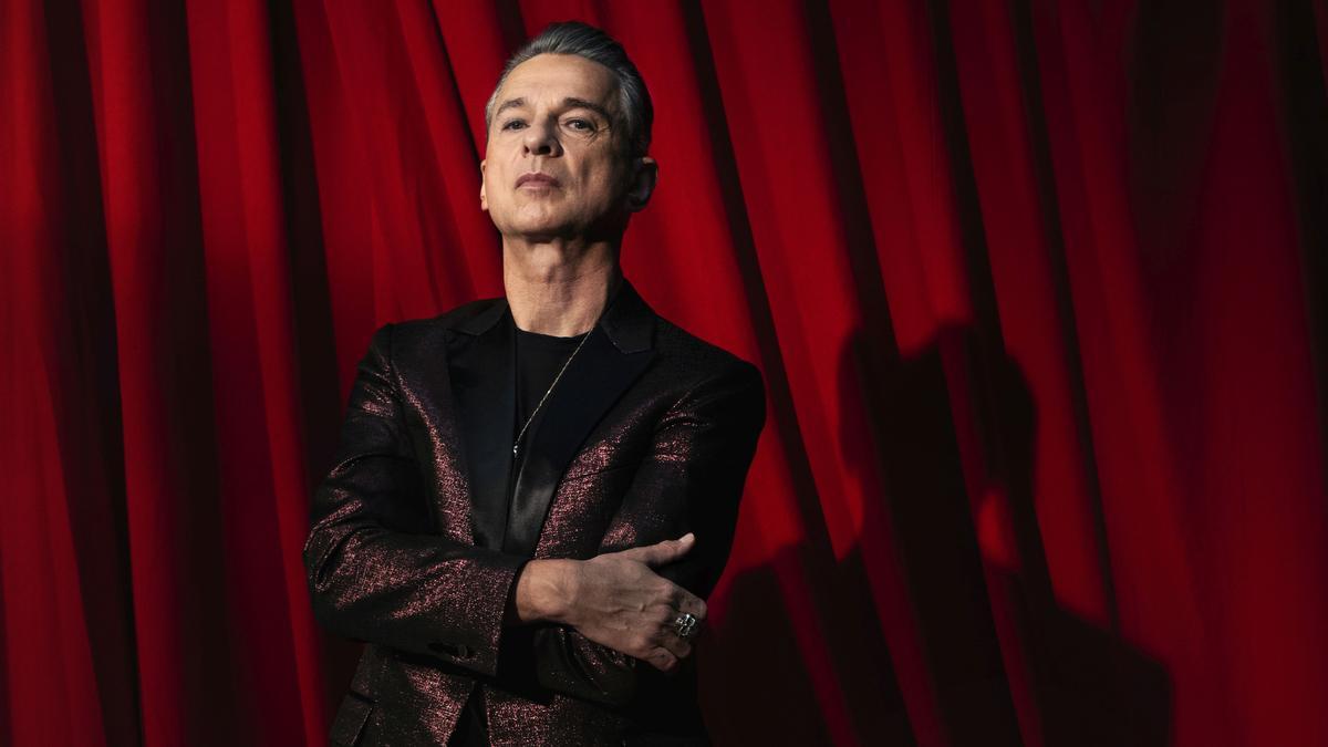 Dave Gahan busseja «més enllà dels confins de Depeche Mode»