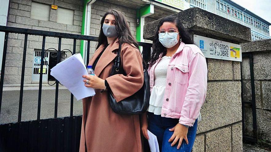 Duna Oubiña y María Rodríguez son dos estudiantes de Bachillerato del Castro Alobre.