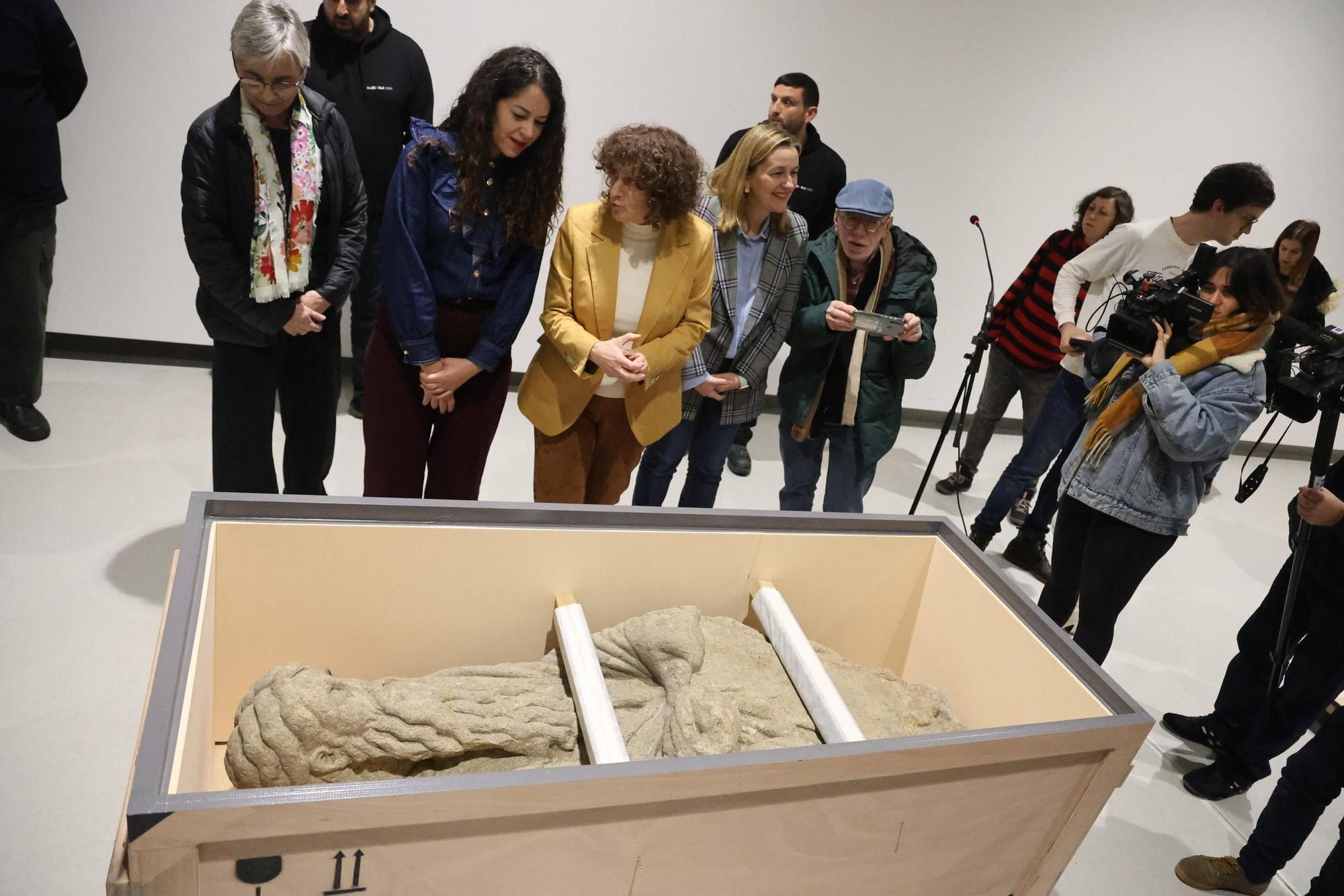 As estatuas do Pórtico da Gloria volven ao pobo