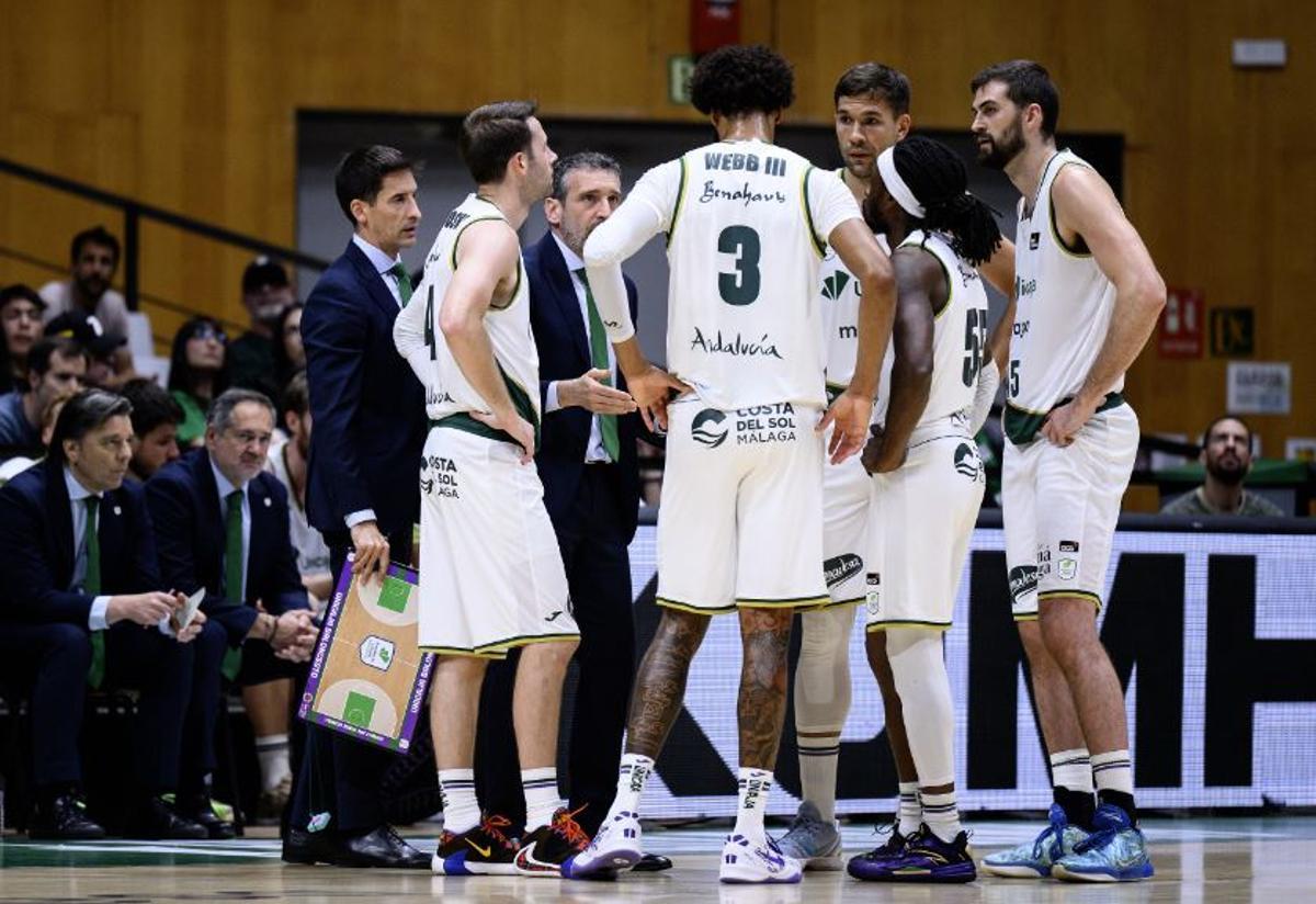 El Unicaja tiene tres jornadas por delante para remontar una victoria al Surne Bilbao Basket.