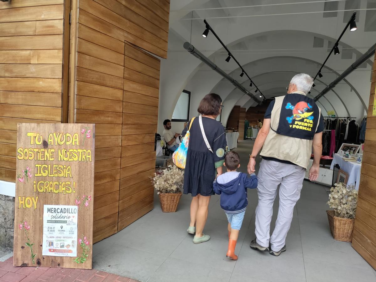 Mercadillo solidario en la Palaza de Abastos de Colunga