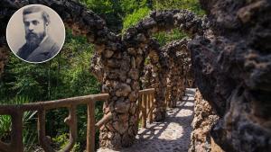 El puente de los jardines de Gaudí.
